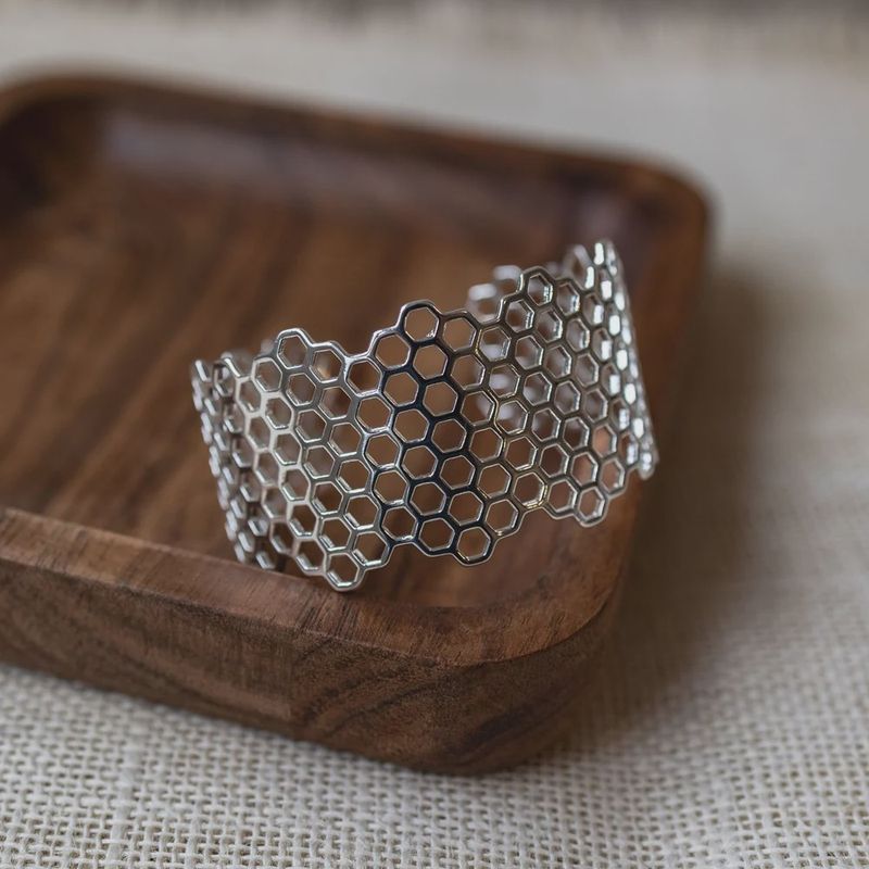 HIVEC-S - HIVE CUFF-SILVER