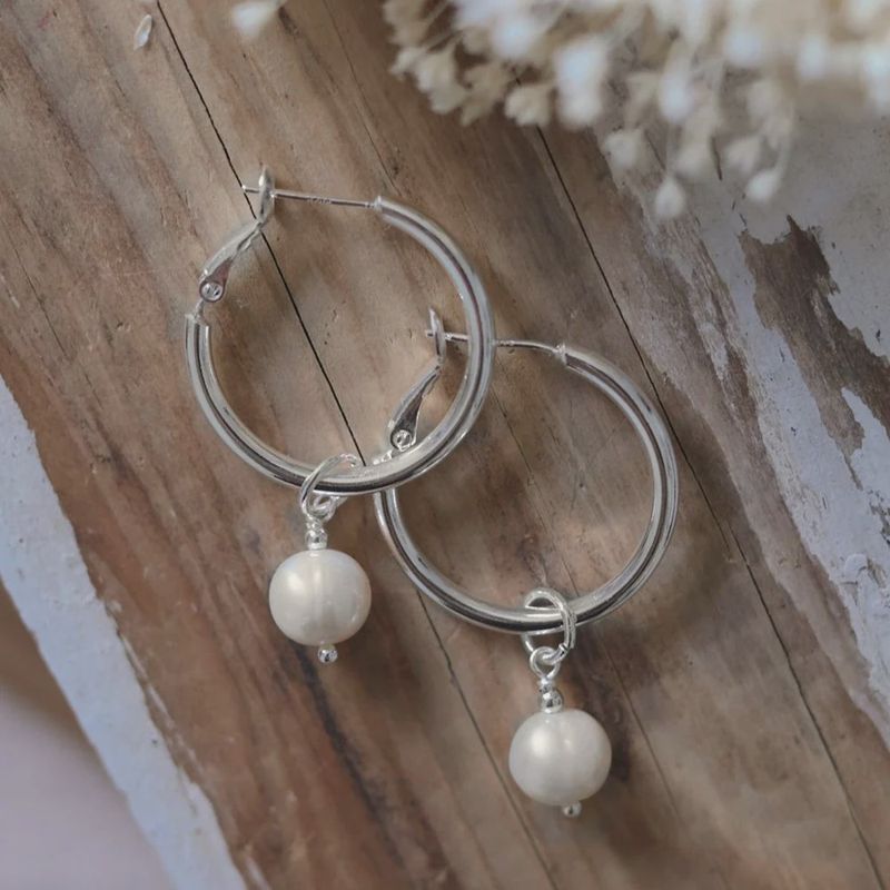 HEMISPHEREE-S-WHT PRL - HEMISPHERE EARRINGS-SILVER-WHITE PEARL