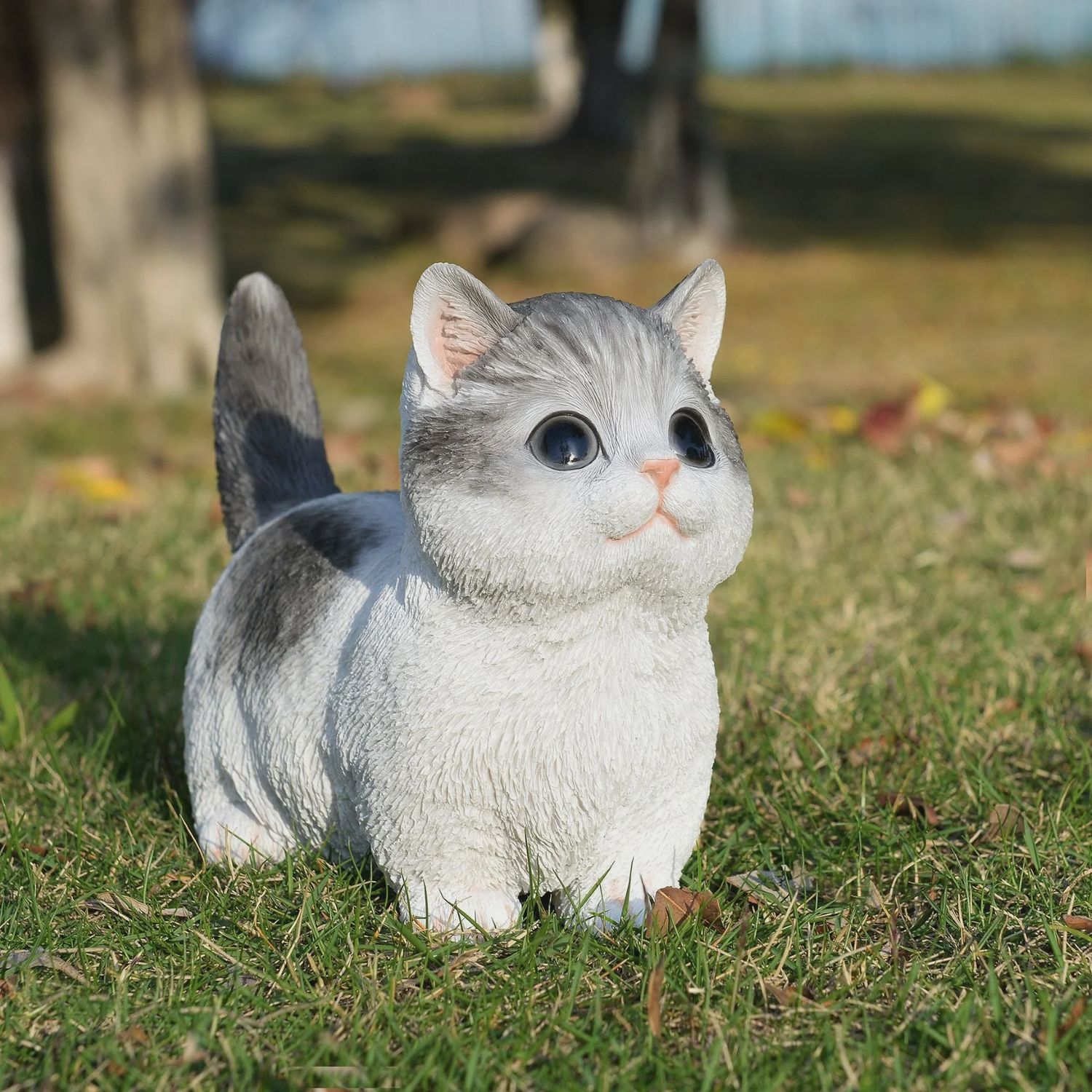 87698-02 - SITTING GREY + WHITE KITTEN / 7.8&quot; H