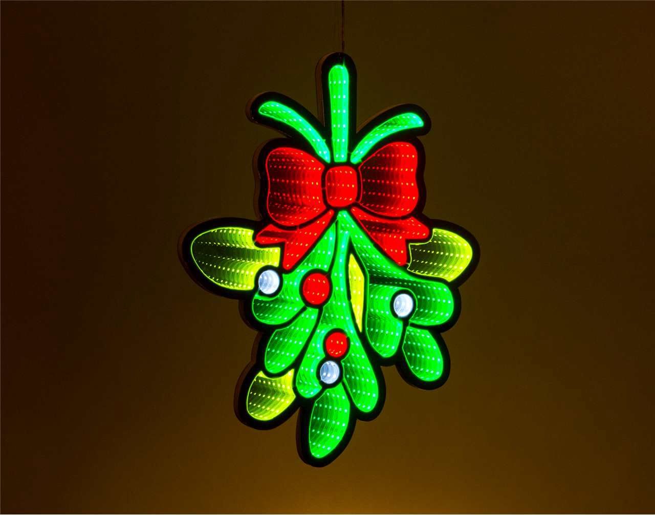 X4296 - INFINITY LIGHT - 18.5&quot; MISTLETOE