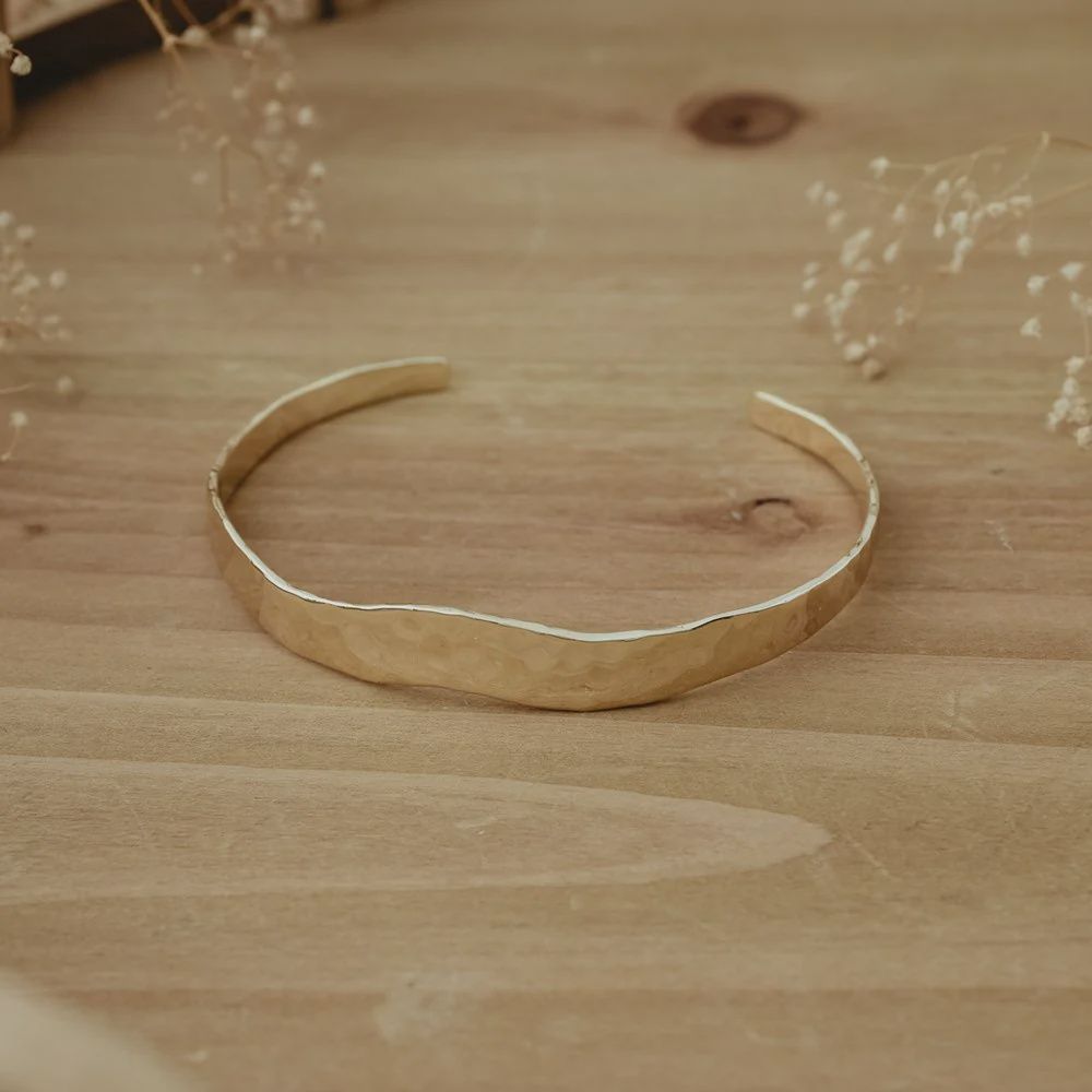 SERENE WAVE CUFF, STYLE/COLOUR: GOLD