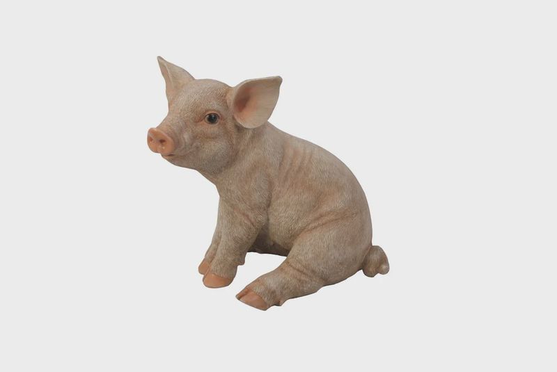 87940 - PIG SITTING / 9" H