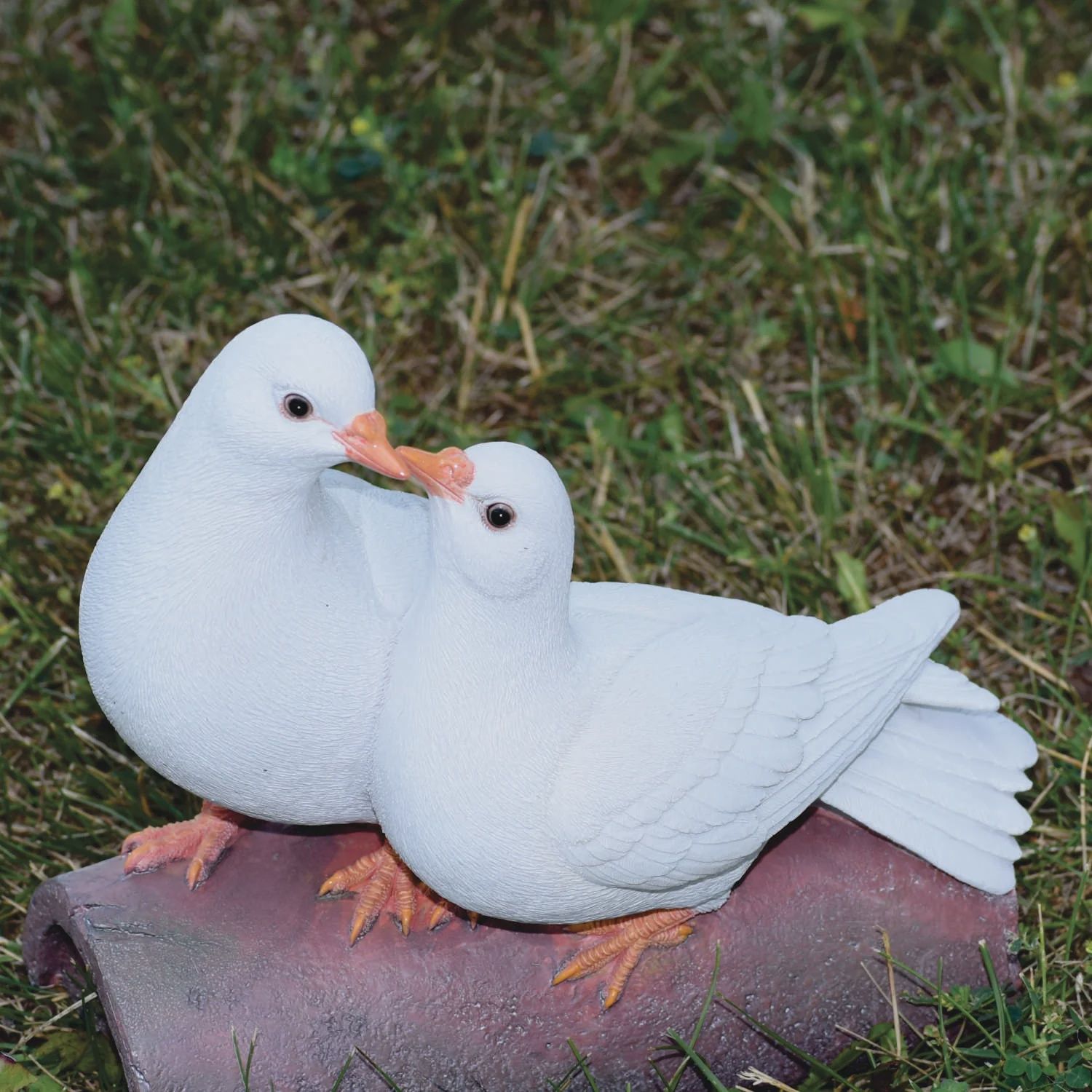 87987 - TWO DOVES ON LOG / 8.5" H