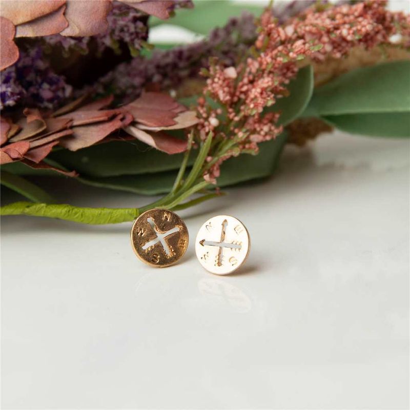HW42545-76 - EARRING STUD BUD COMPASS GOLD