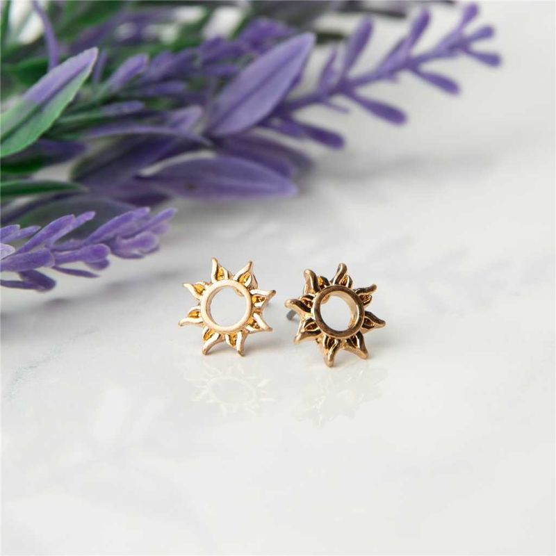 HW42657-76 - EARRING STUD BUD SUN GOLD