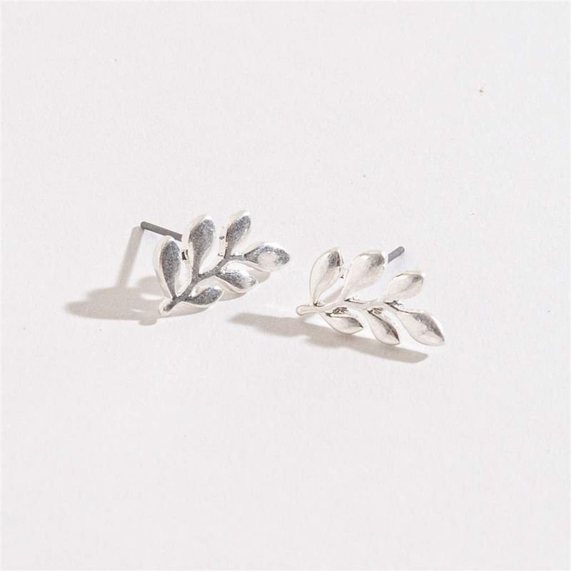 HW42508-76 - EARRING STUD BUD LEAF SILVER