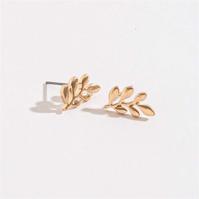 HW42507-76 - EARRING STUD BUD LEAF GOLD
