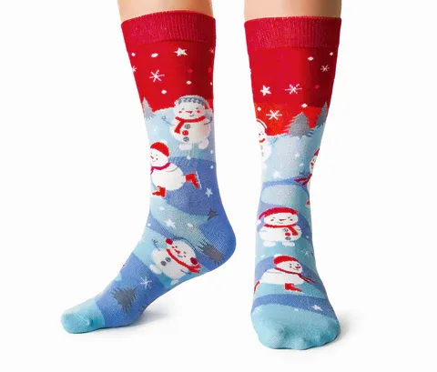 2087 - WOMEN'S SOCKS - SKATING SNOWMAN
