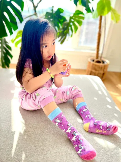 3541 - KIDS' SOCKS- RAINBOWS AND UNICORNS