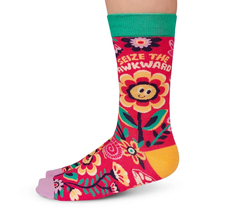 3039 - WOMEN'S SOCKS - SEIZE THE AWKWARD