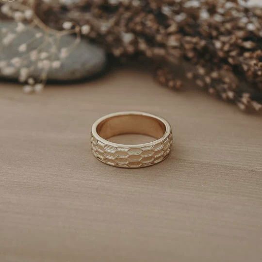 BIONIC RING, SIZE: 6, STYLE/COLOUR: GOLD