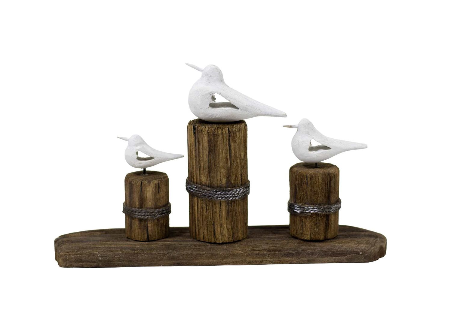 JYF196 - WOODEN SEGULLS SITTING ON POSTS