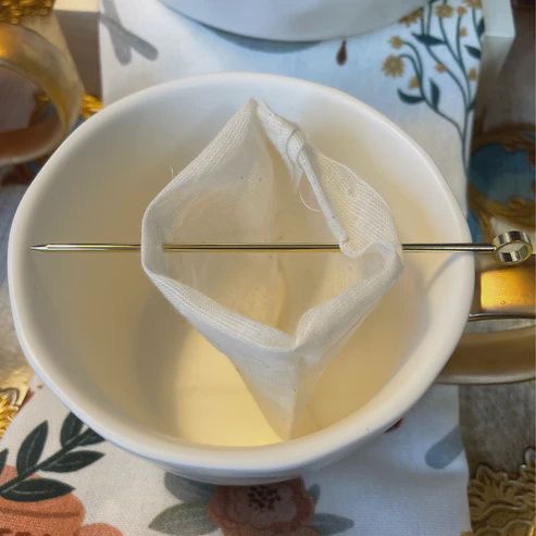 STEEP CALM - ECO-FRIENDLY REUSABLE MUSLIN TEA FILTERS (3PK) + GOLD STEEPING STICK