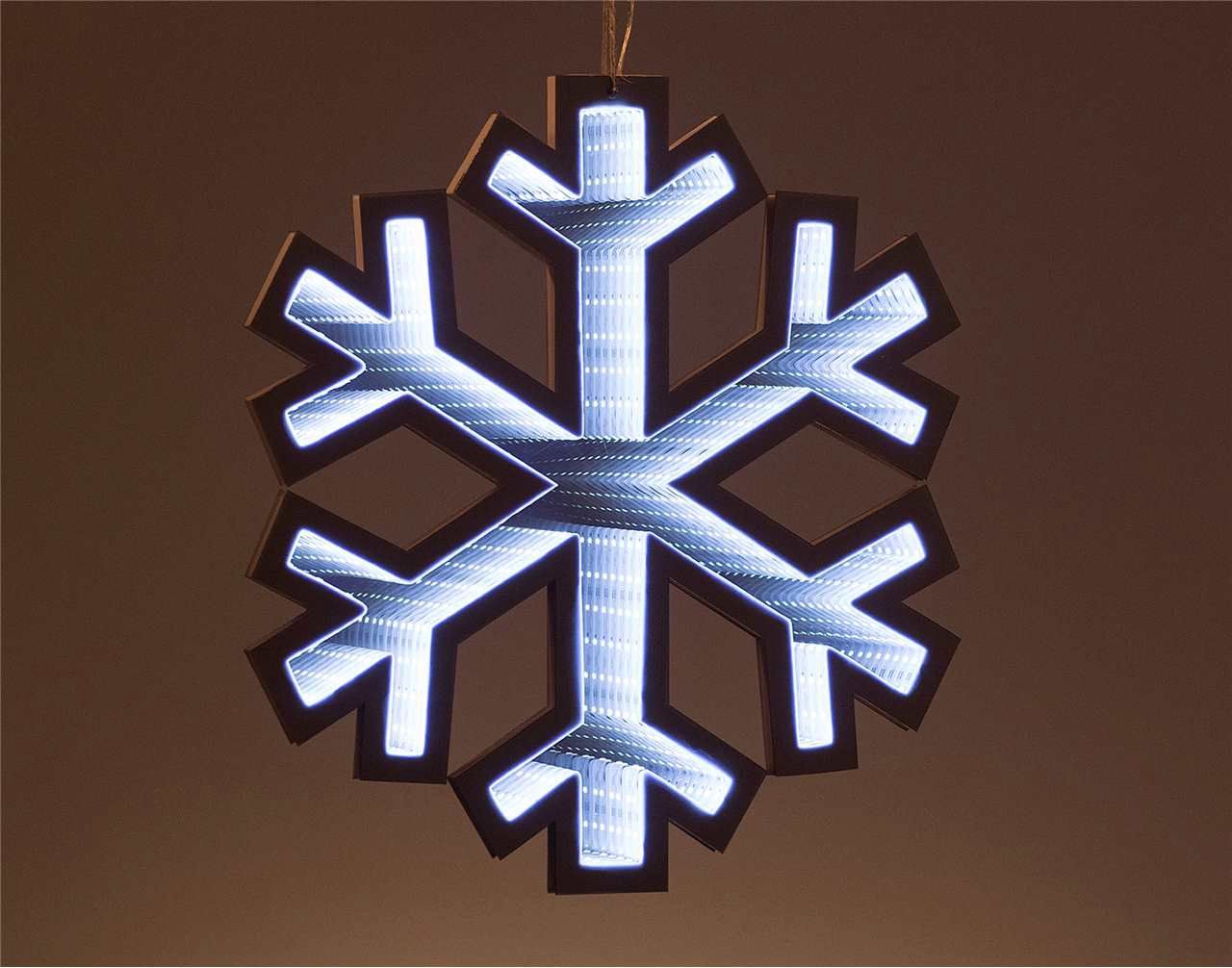 X4282 - 24" SNOWFLAKE INFINITY LIGHT