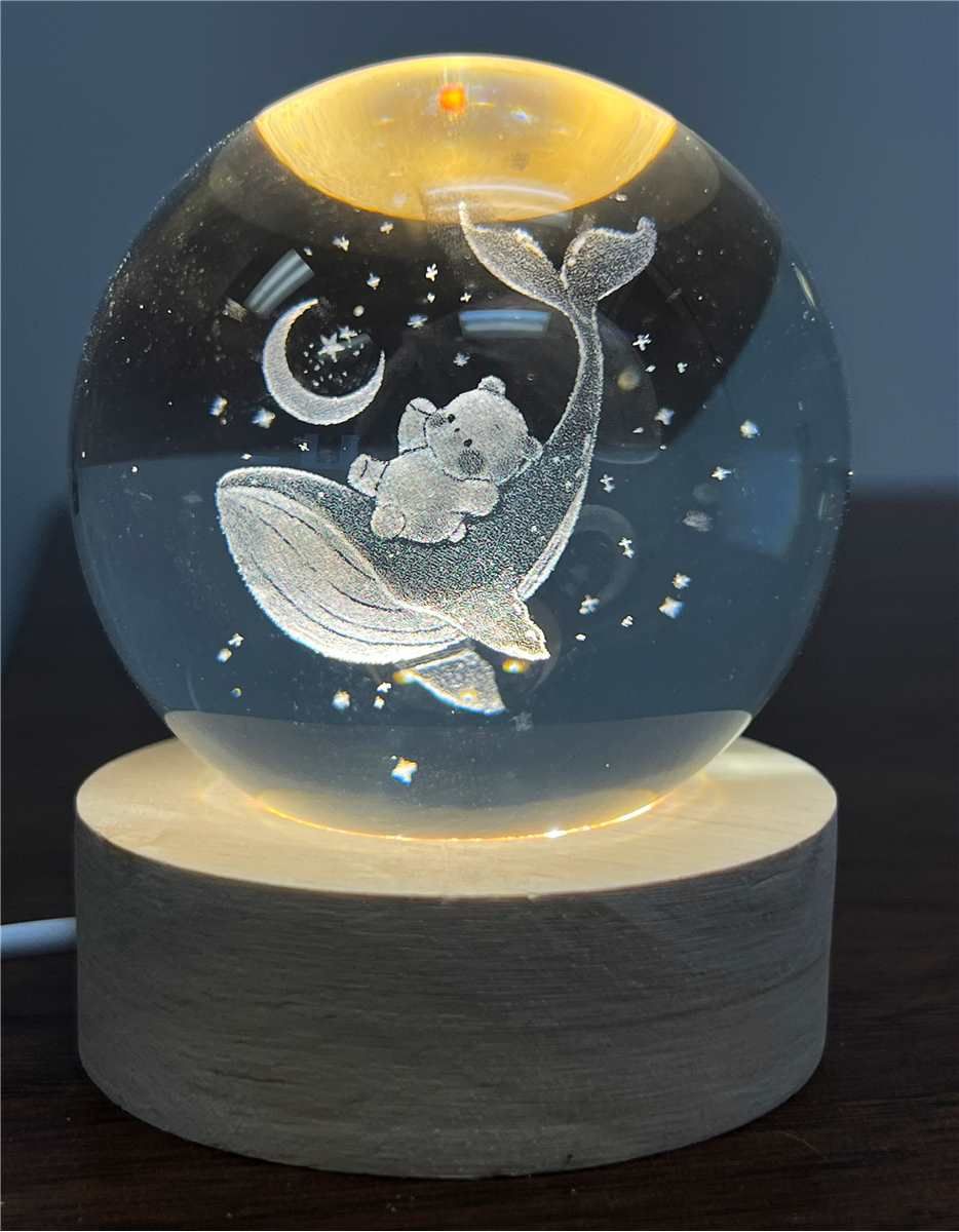 MXD82BW - 3D CRYSTAL BALL W/LED ILLUMINATING BASE - BEAR + WHALE