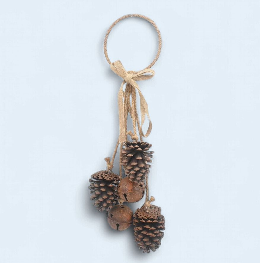 XM-MD3724 - 25" DOOR HANGER - PINE CONES &amp; RUSTY BELLS