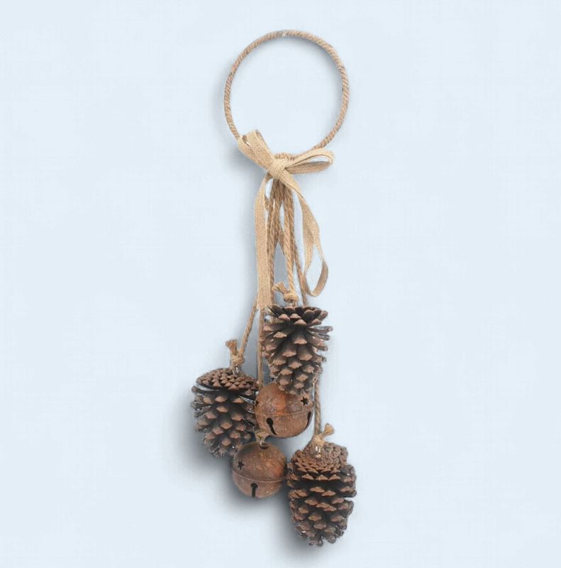 XM-MD3724 - 25" DOOR HANGER - PINE CONES &amp; RUSTY BELLS