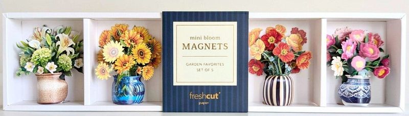 327-7764 - MAGNETS / GARDEN FAVES