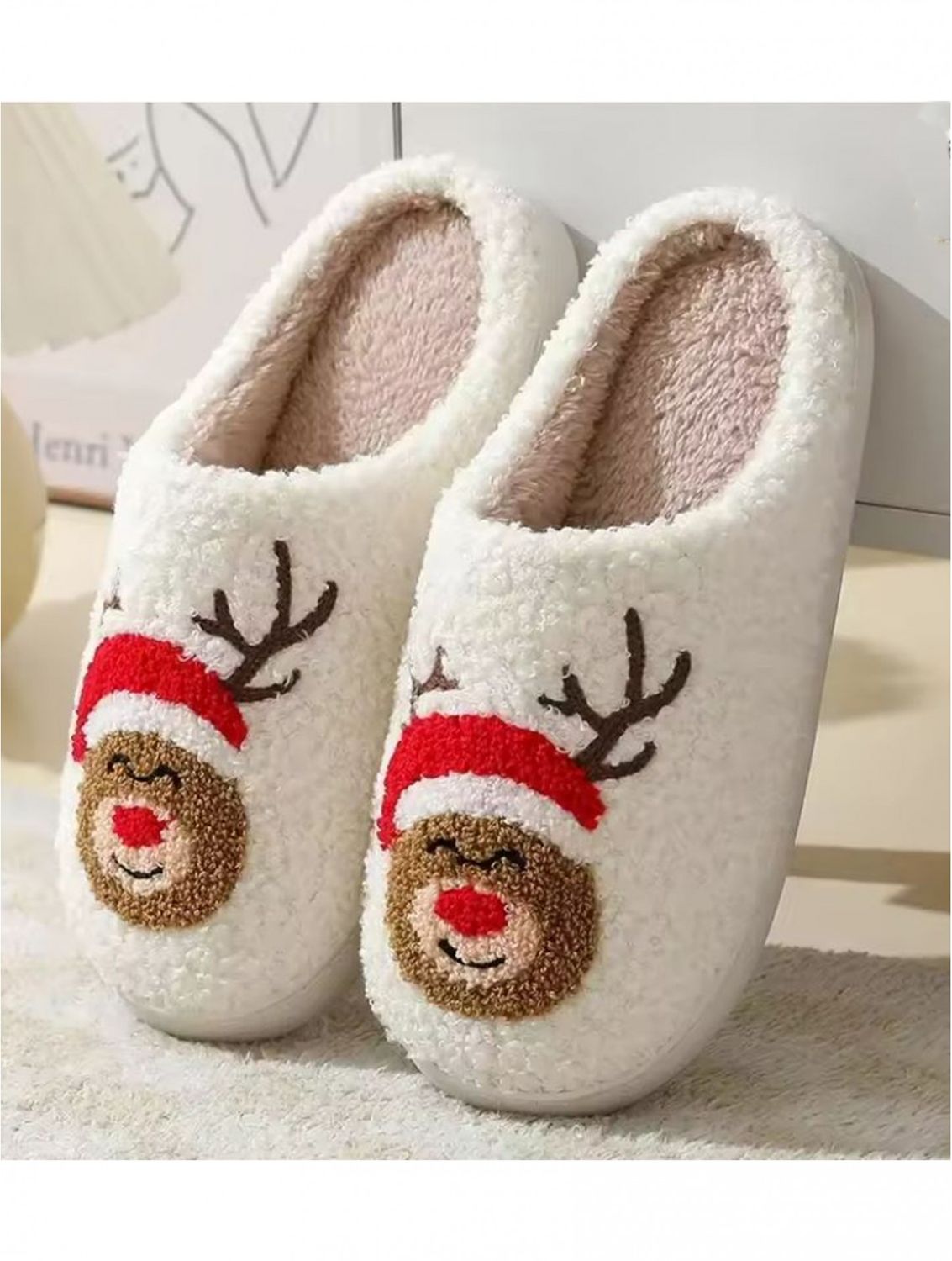 WS103206 - FUZZY PLUSH NON-SLIP SLIPPERS - REINDEER