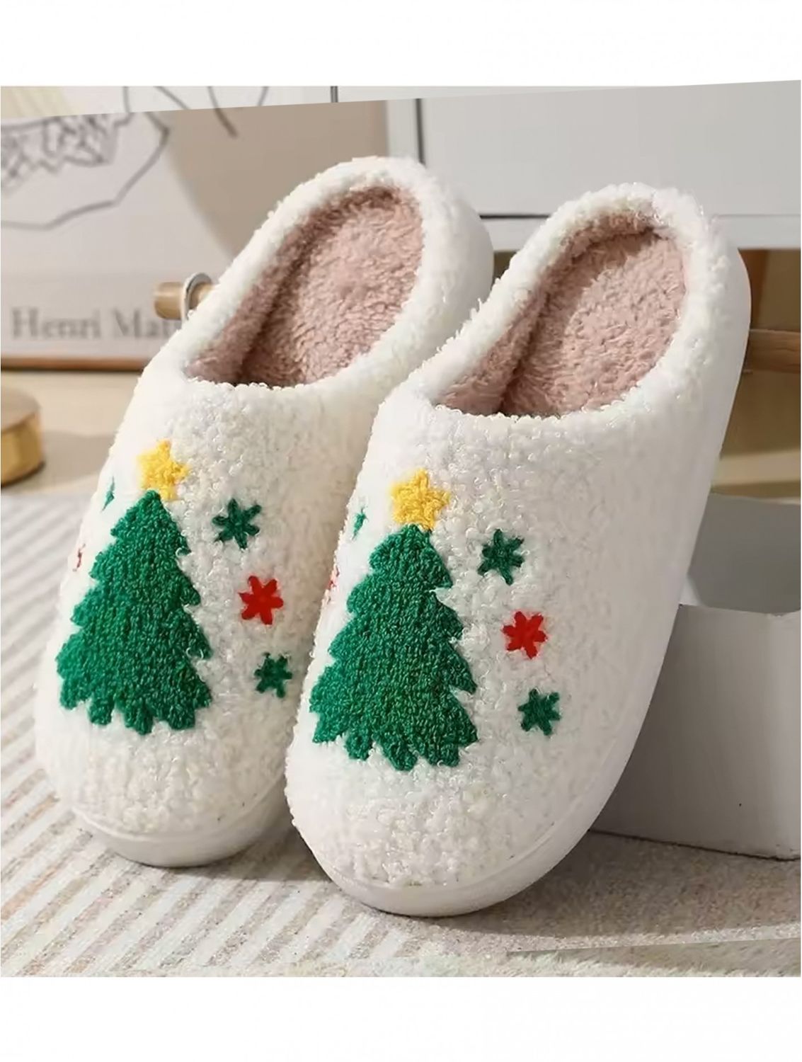 WS103208 - FUZZY PLUSH NON-SLIP SLIPPERS - CHRISTMAS TREE