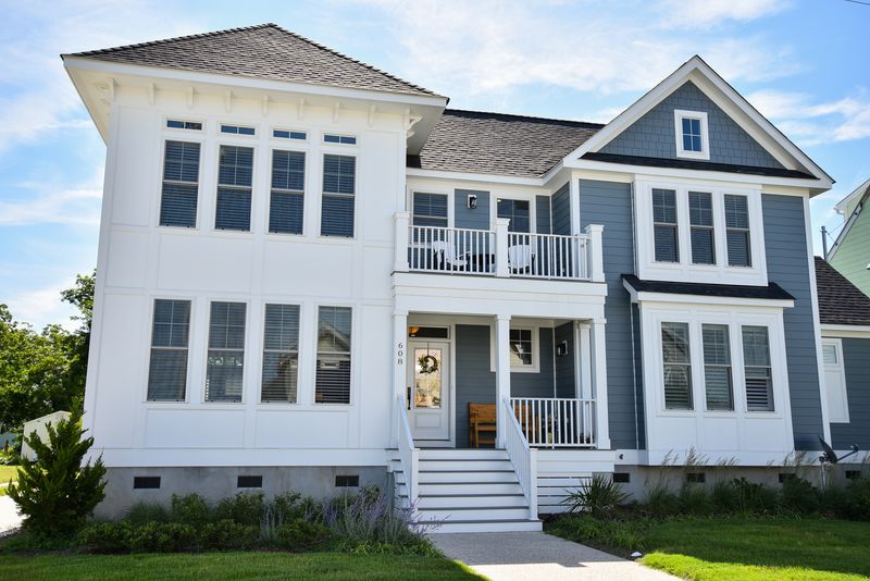 The Seabreeze Manor 404