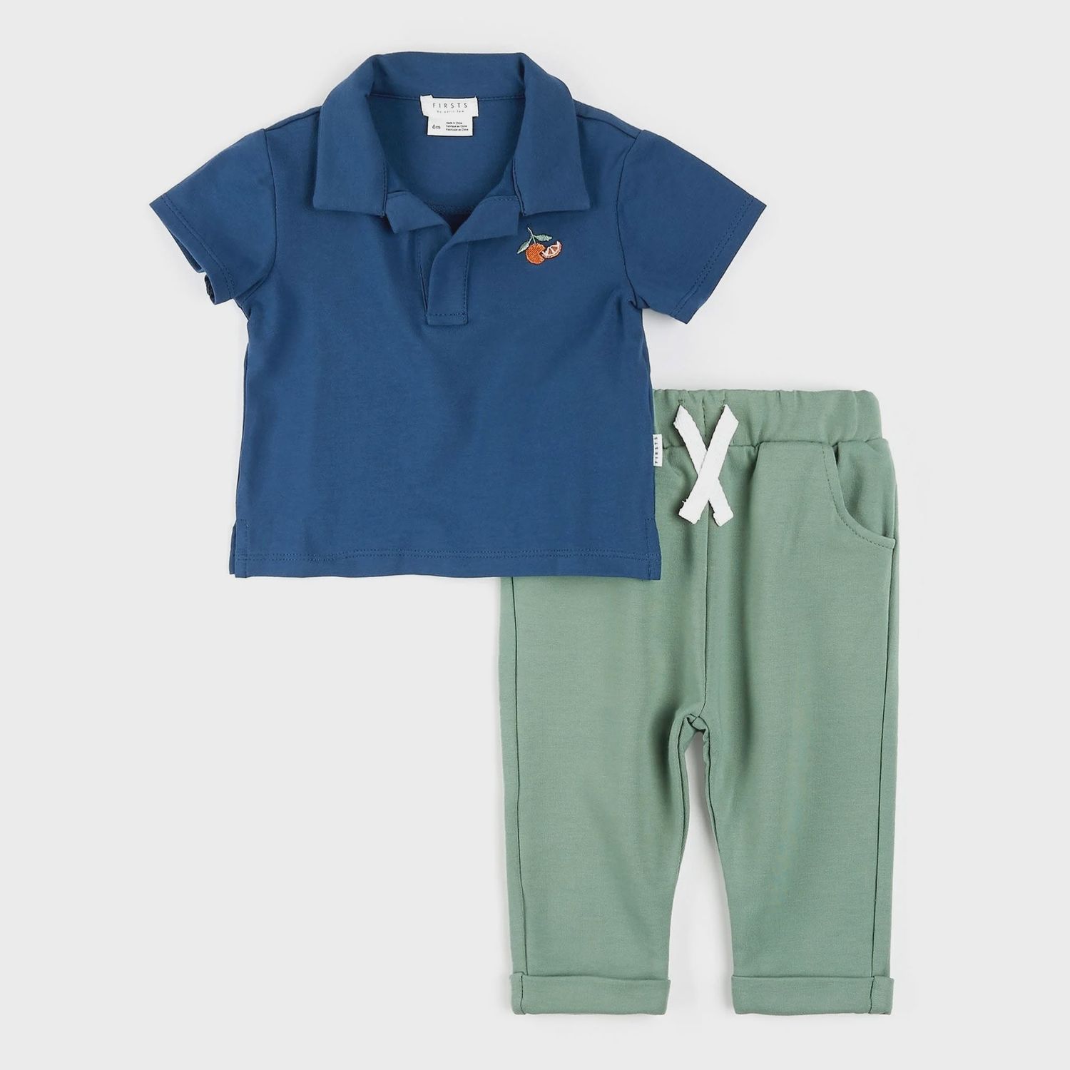 Ensemble polo marine et pantalon sauge