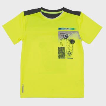 T-shirt sport jaune avec ballon soccer