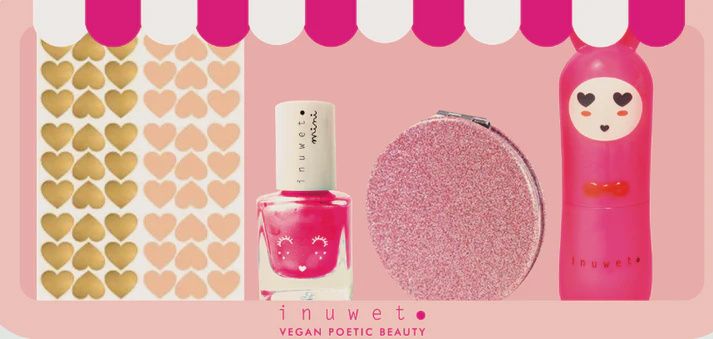 Coffret collant, vernis, miroir et baume à lèvre fraise