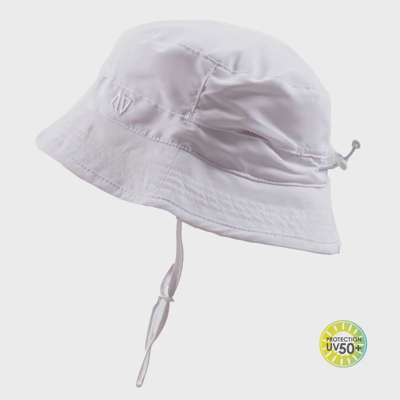 chapeau UV blanc