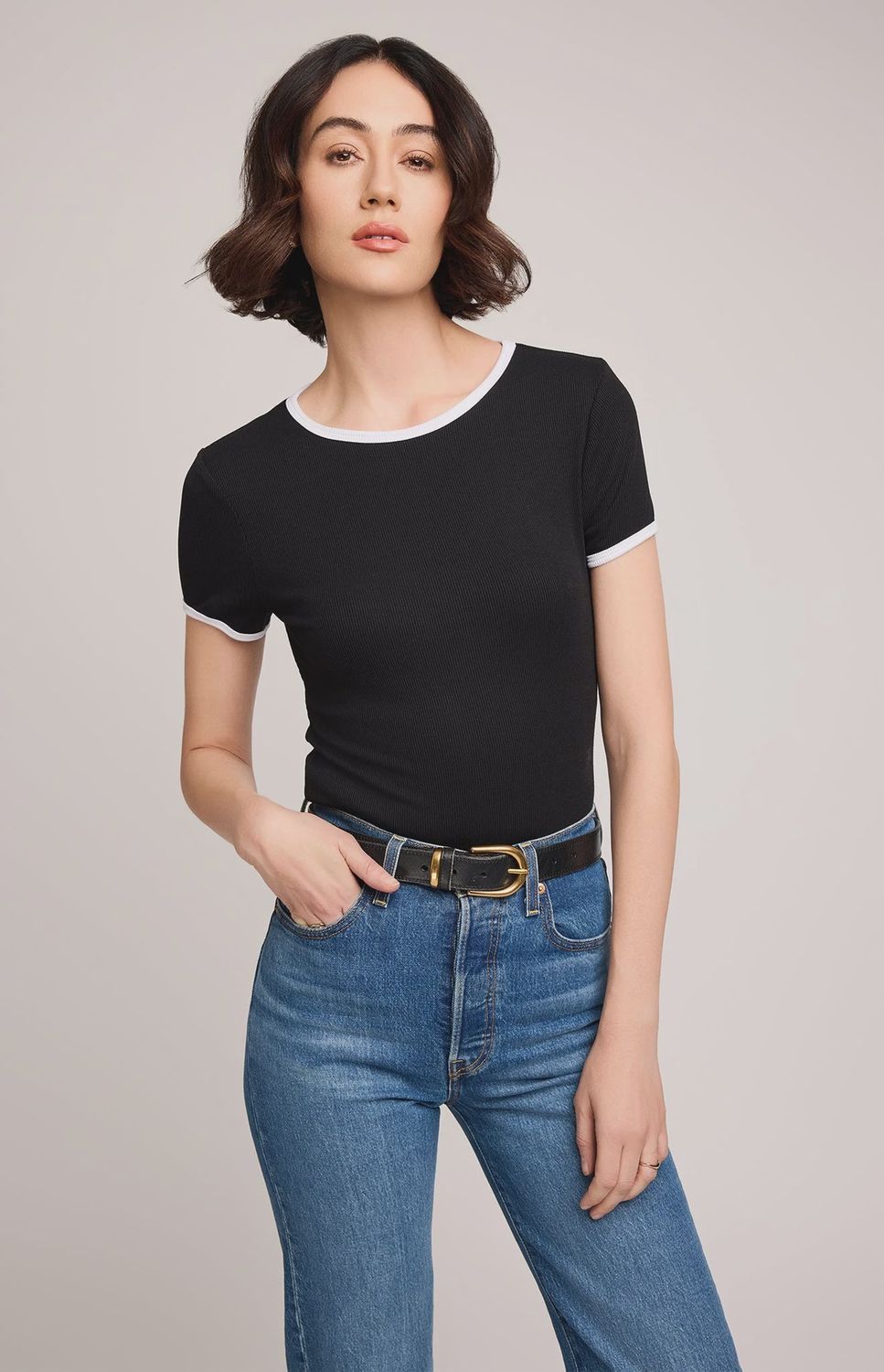 T-shirt côtelé noire avec bande blanche 1155