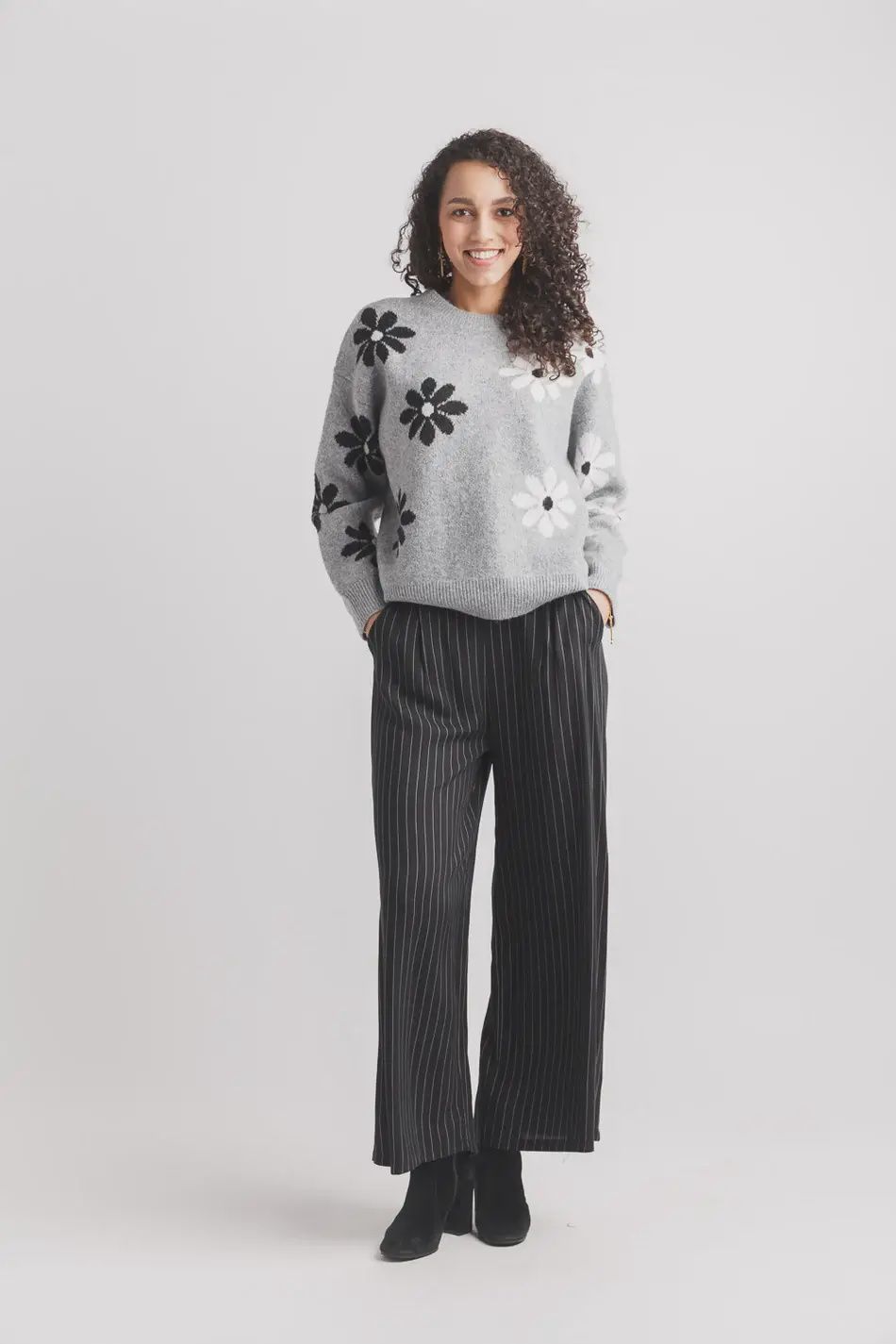 Chandail gris motif fleur 19218
