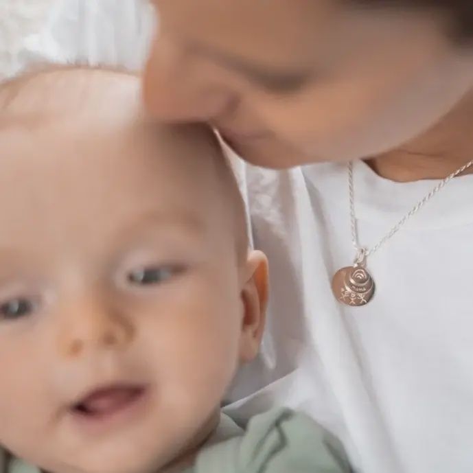 Médaillon mama en acier inoxydable 14k