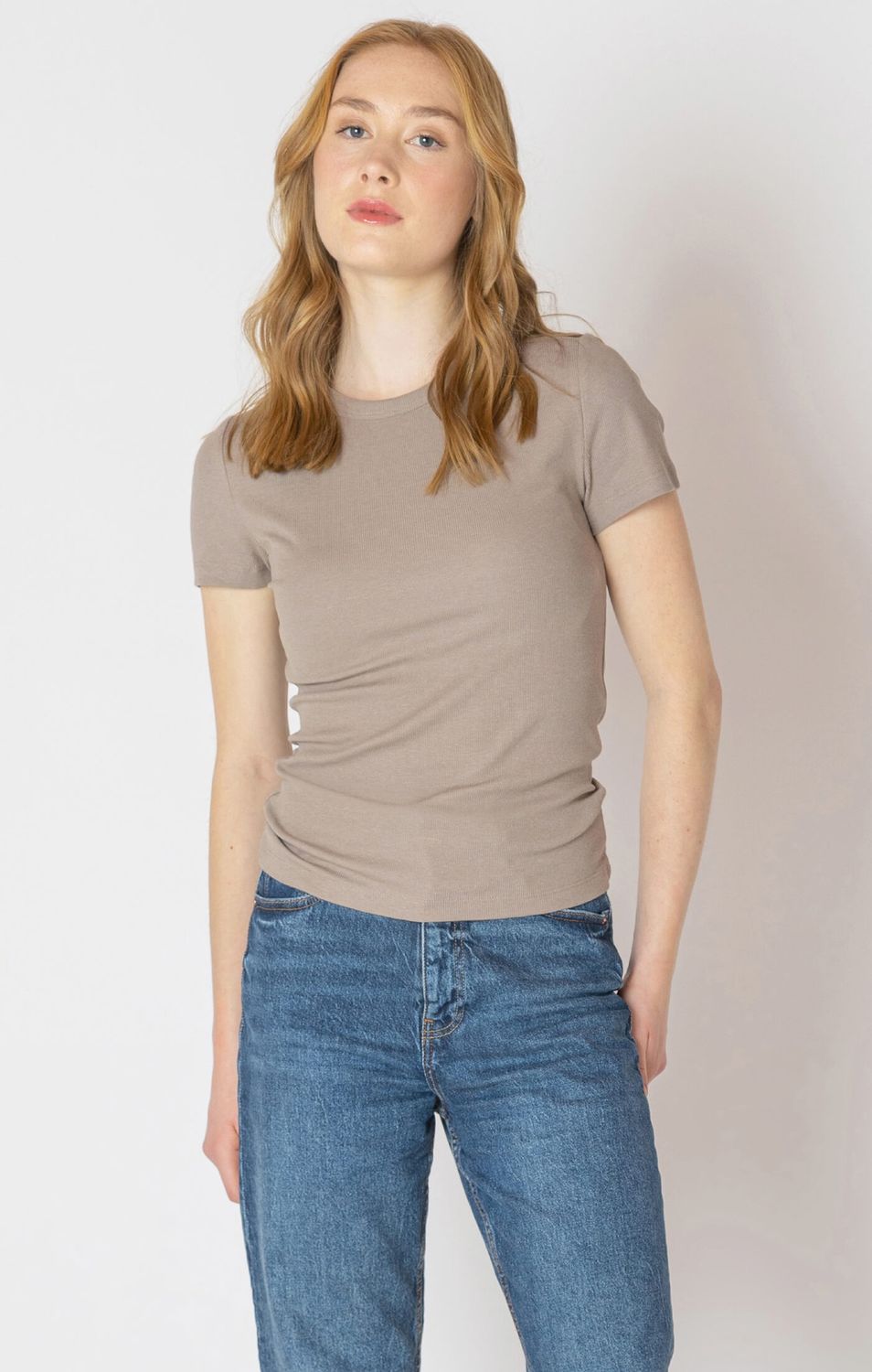 T-shirt côtelé basique couleur amande 4012