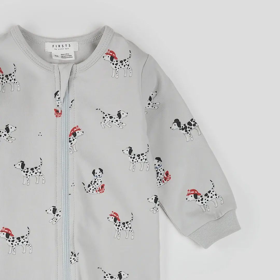 Dormeuse gris clair à imprimé de pompier dalmatien P02B