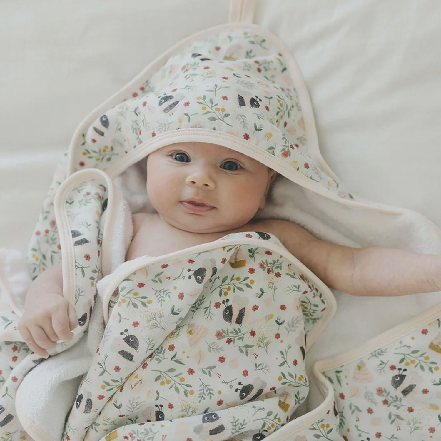 Ensemble Serviette à Capuchon - Abeille 694