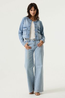 Veste en jean courte effilochée au bas 0296