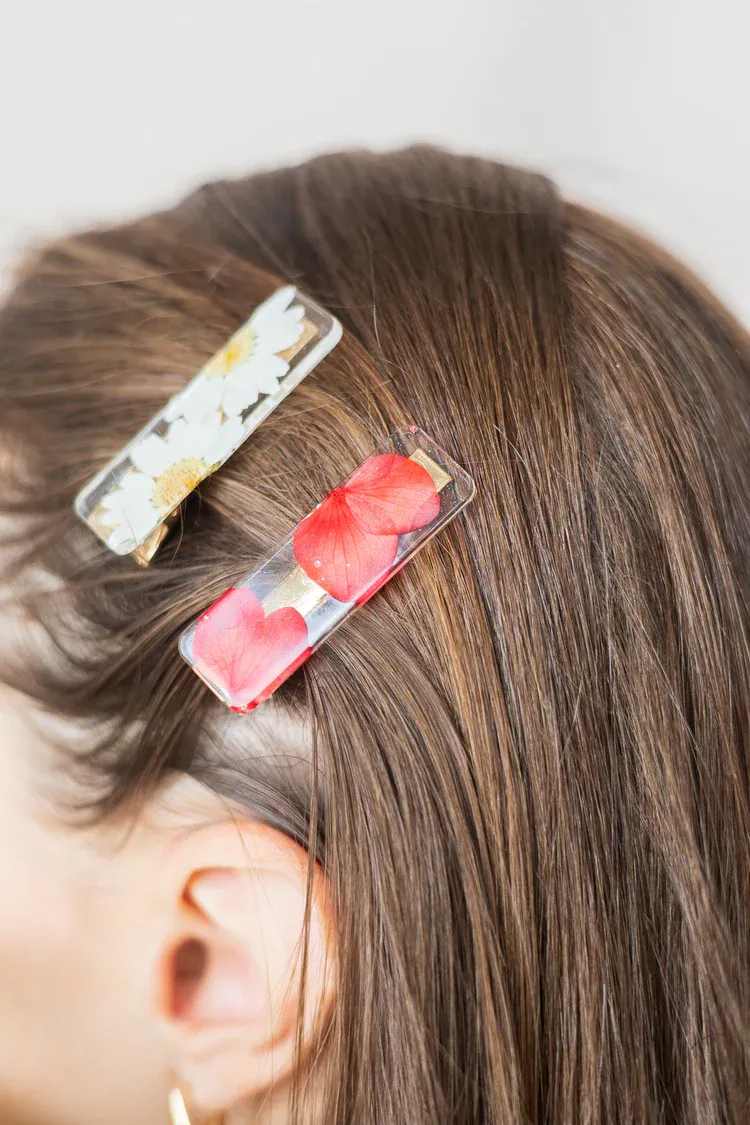 Barrette droite avec fleurs séchées marguerite