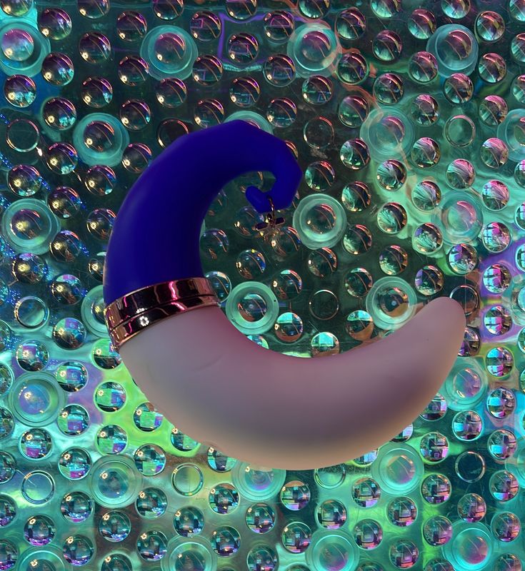 Incognito Moon Clit Sucker