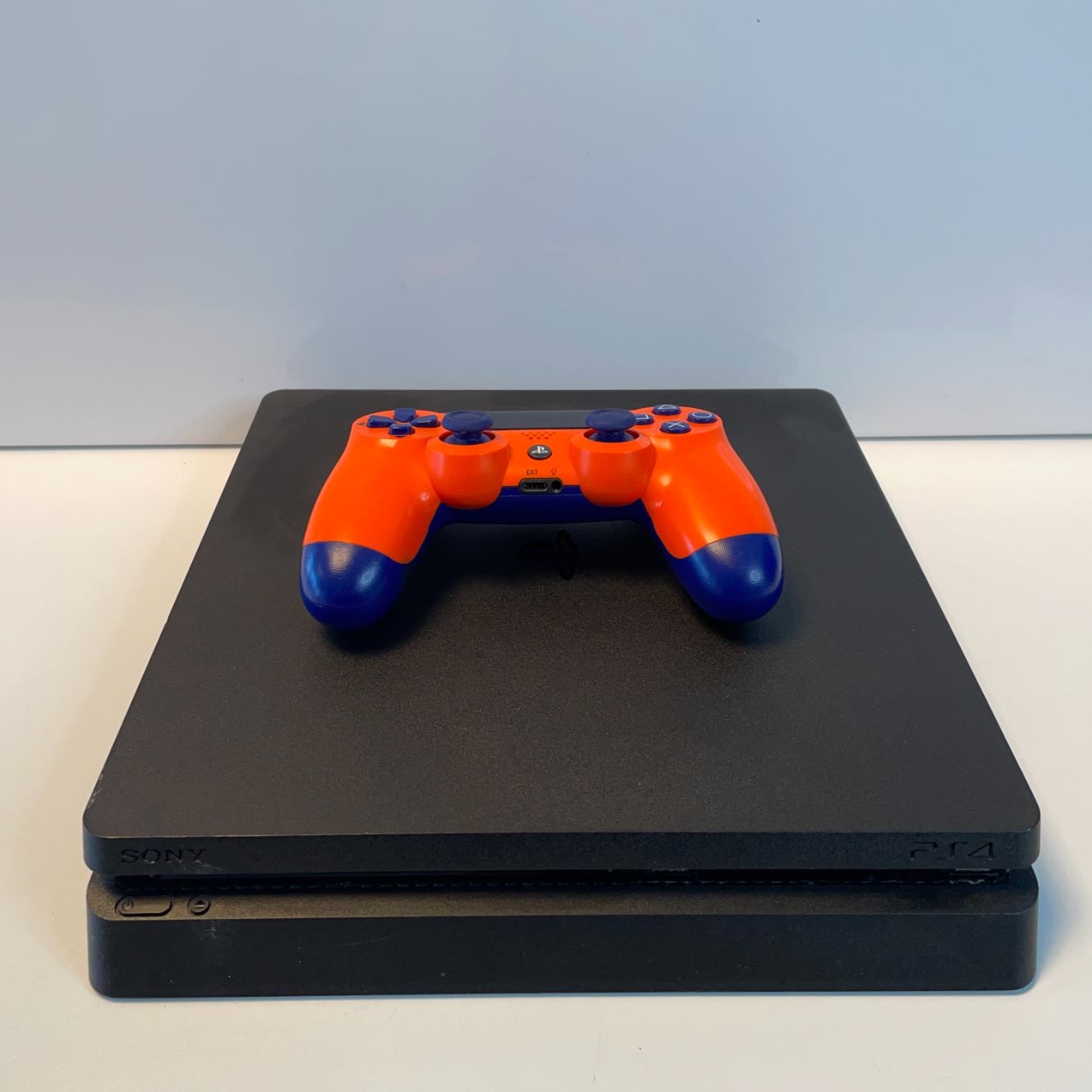 Sonmy Playstation 4 Slim 500GB Zwart + controller | Gebruikt