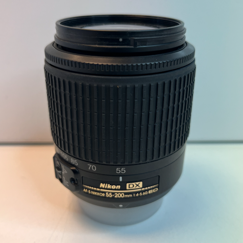 Nikon AF-S DX VR Zoom-Nikkor 55-200mm f/4-5.6G ED