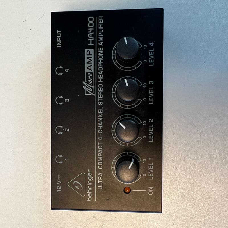 Behringer Micro Amp HA400 Ultra-Compact 4-channel Stereo Headphone Amp + voeding