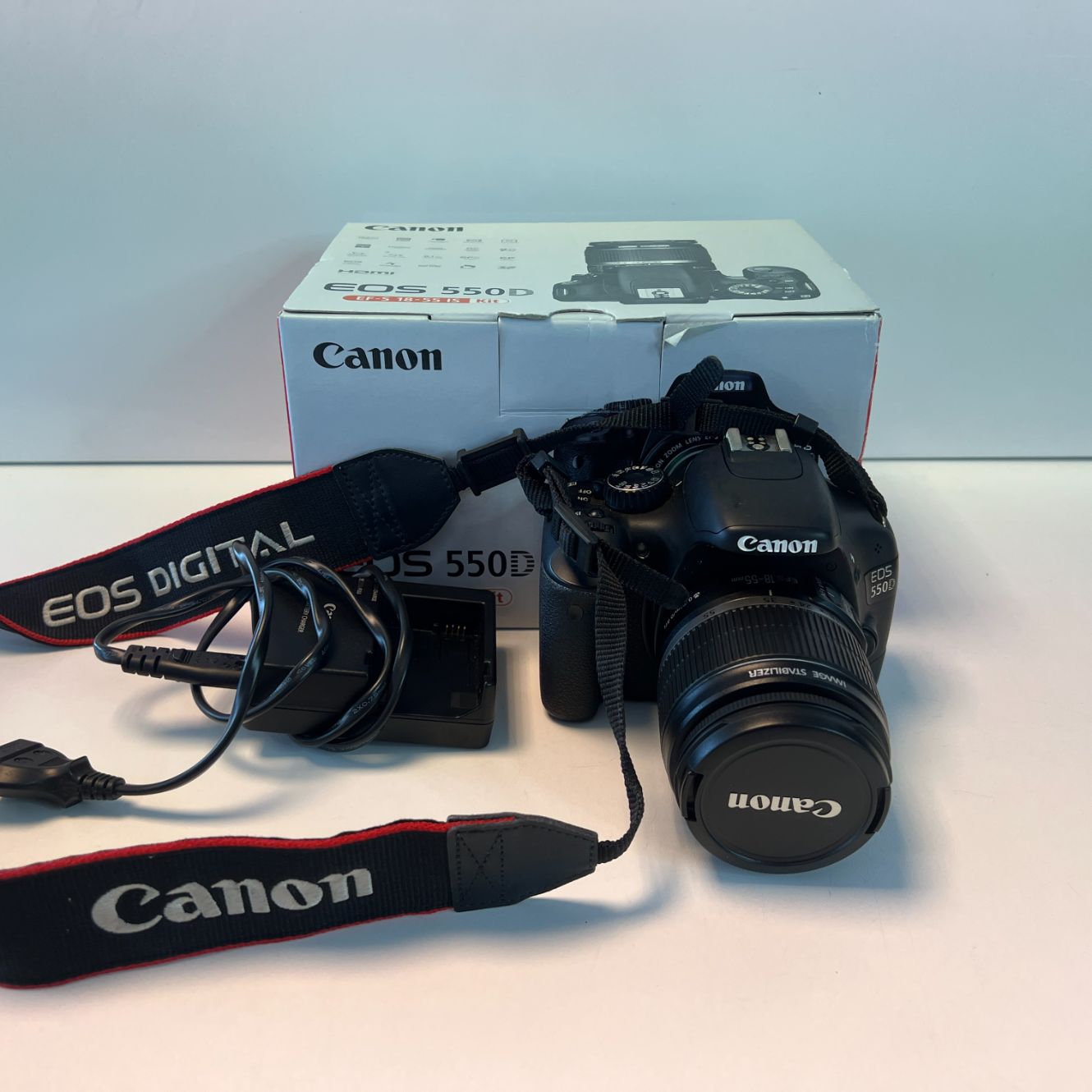 Canon EOS 550D + 18-55mm lens | Nette staat!