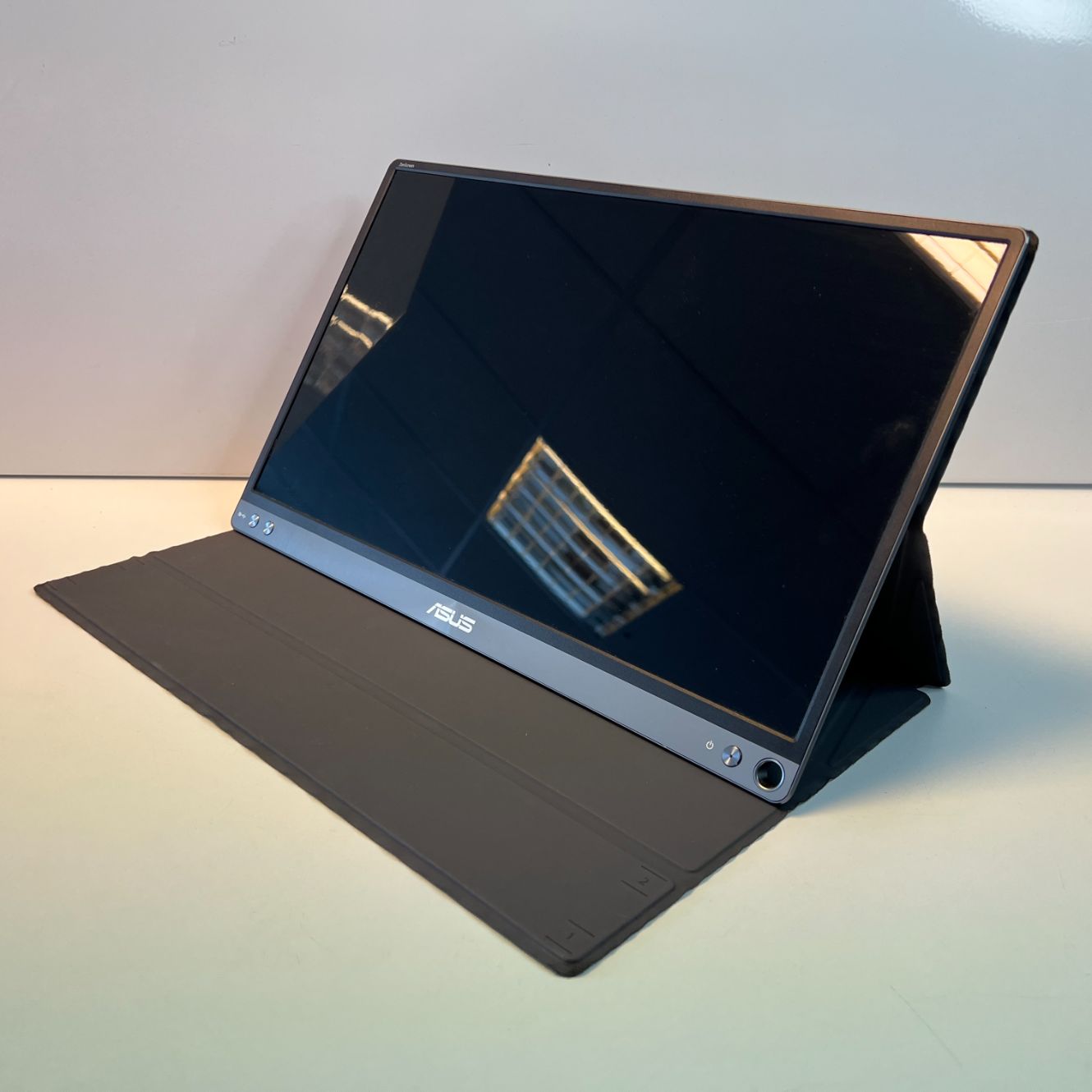 ASUS ZenScreen MB16ACV Zwart | 60hz | 5ms | Full-HD