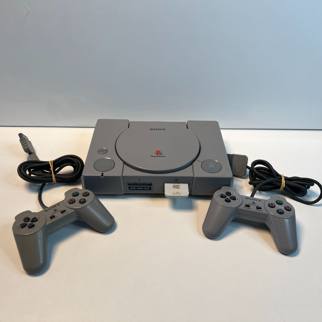 Sony Playstation 1 Grijs + 2 controllers | Gebruikt