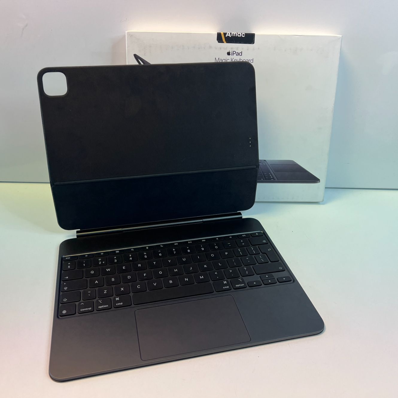 Apple iPad Magic keyboard 13 Inch (voor m4) | In zeer nette staat