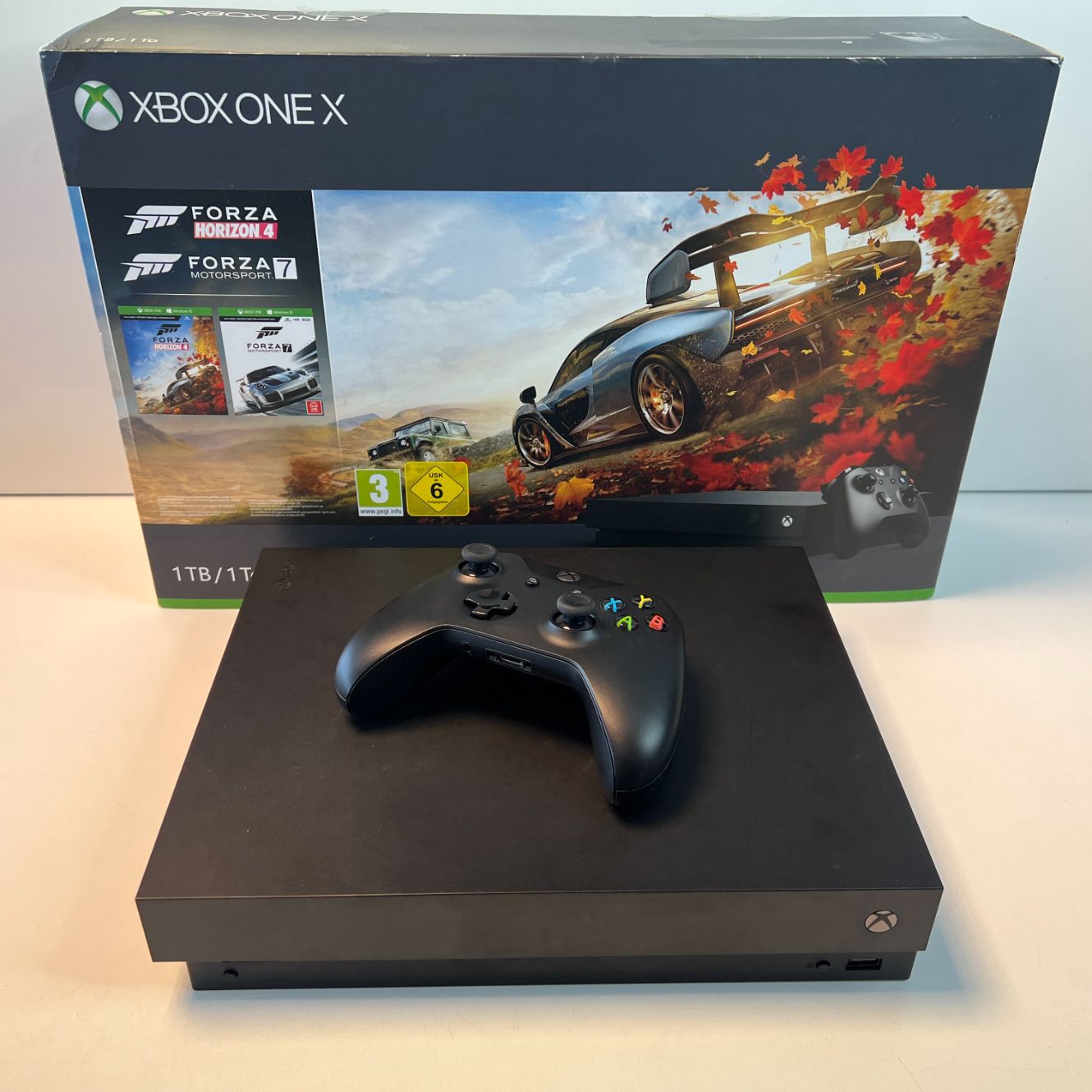 Microsoft Xbox One X 1TB Zwart + Controller | Zeer Nette staat