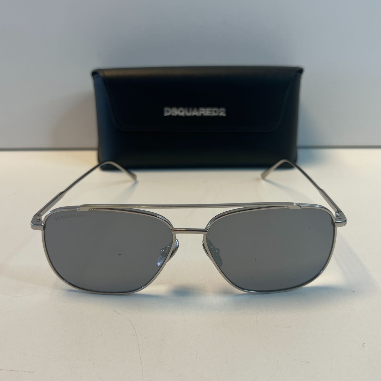 Dsquared2 DAN DQ 266 Zonnebril + brillenkoker | Maat: 57-13