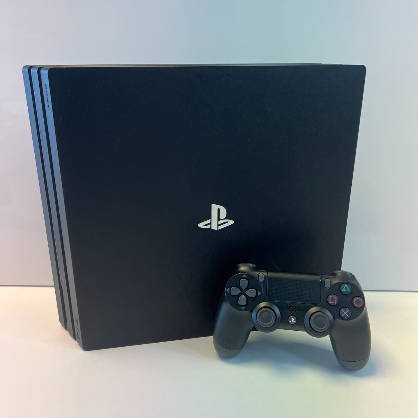 Sony Playstation 4 Pro 1TB zwart + controller