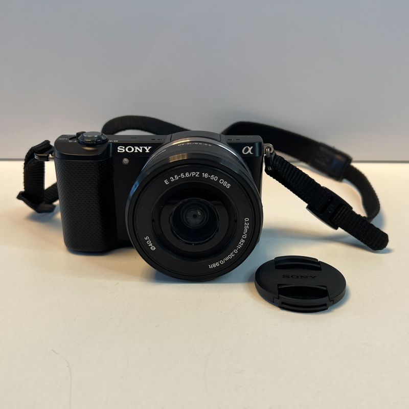 Sony A5000 + 16-50mm OSS Lens Systeemcamera | Nette staat!