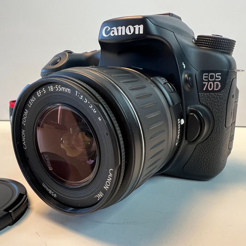 Canon EOS 70D Camera + EFS 18-55MM Lens + Nanlite Tas